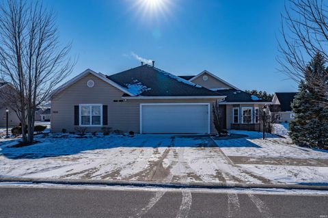 Photo of 7602 Trotters Chase Lane, Fort Wayne, IN 46815 (MLS # 202602777)