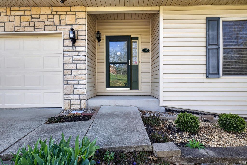 Photo of 1405 W Countryside Lane, Bloomington, IN 47403 (MLS # 202612239)