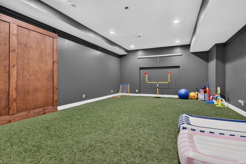 Tiny photo for 2873 White Oak Court, Kokomo, IN 46901 (MLS # 202629485)