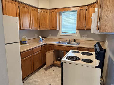 Tiny photo for 1013 N Armstrong Street, Kokomo, IN 46901 (MLS # 202629054)