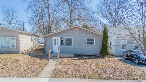 Photo of 5409 Webster Street, Fort Wayne, IN 46807 (MLS # 202606823)