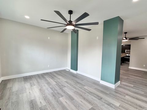 Tiny photo for 420 16th Street, Logansport, IN 46947 (MLS # 202614592)