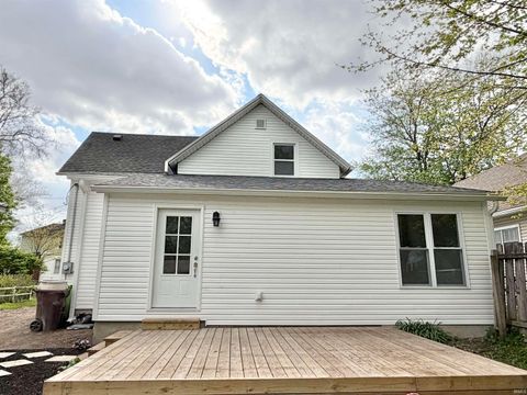 Tiny photo for 420 16th Street, Logansport, IN 46947 (MLS # 202614592)