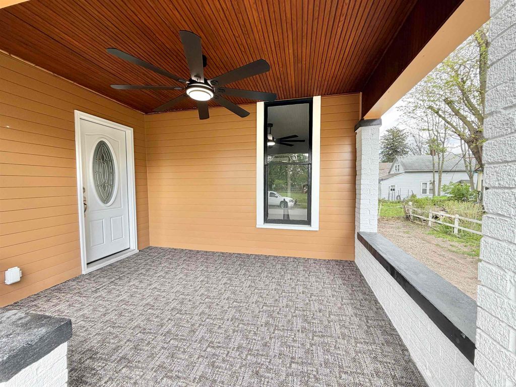 Photo of 420 16th Street, Logansport, IN 46947 (MLS # 202614592)