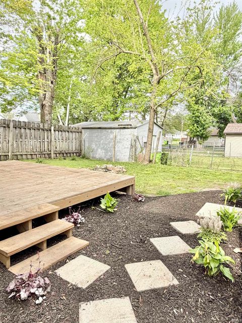 Tiny photo for 420 16th Street, Logansport, IN 46947 (MLS # 202614592)