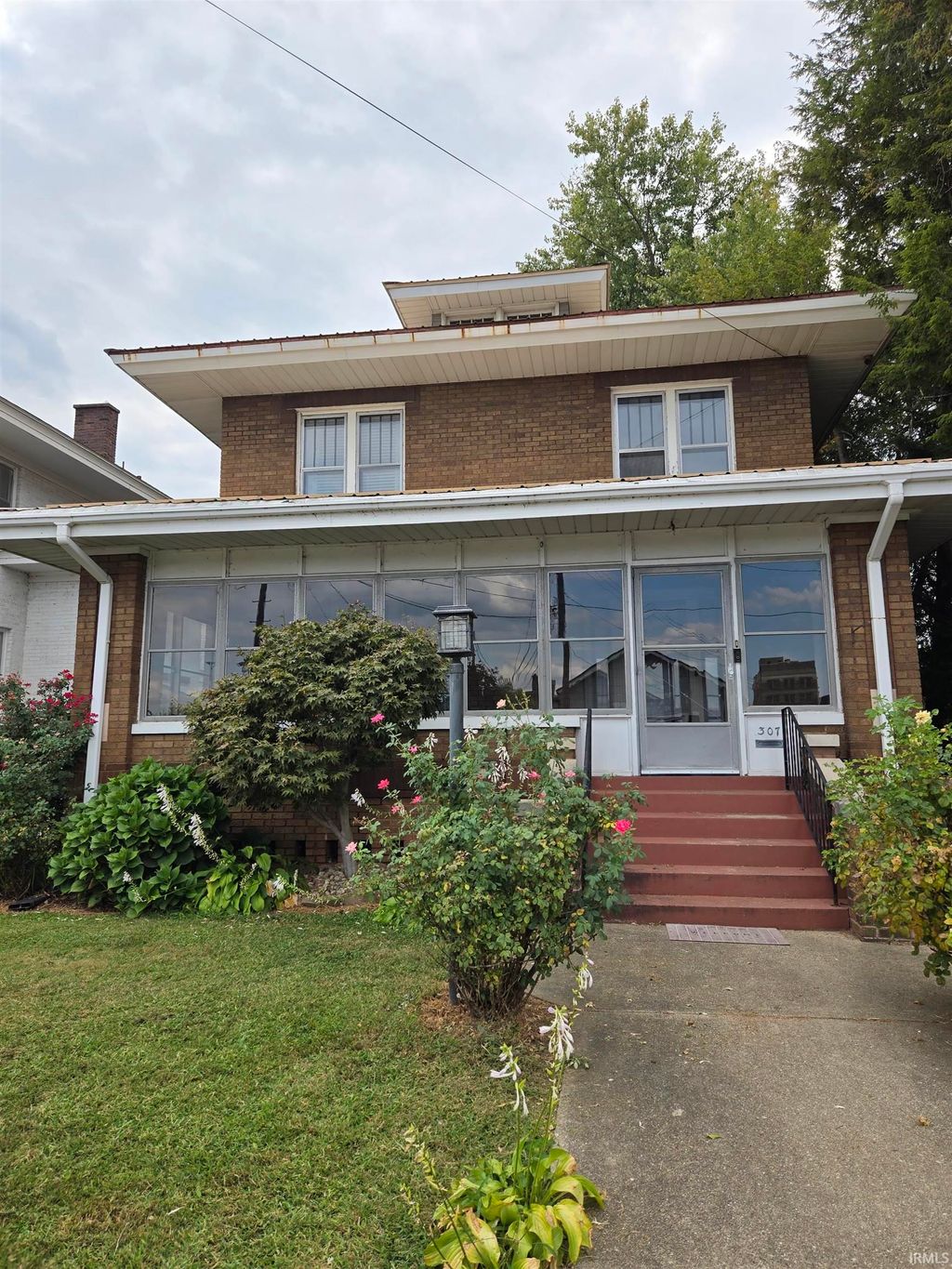 Photo of 307 Church Street, Vincennes, IN 47591 (MLS # 202537294)