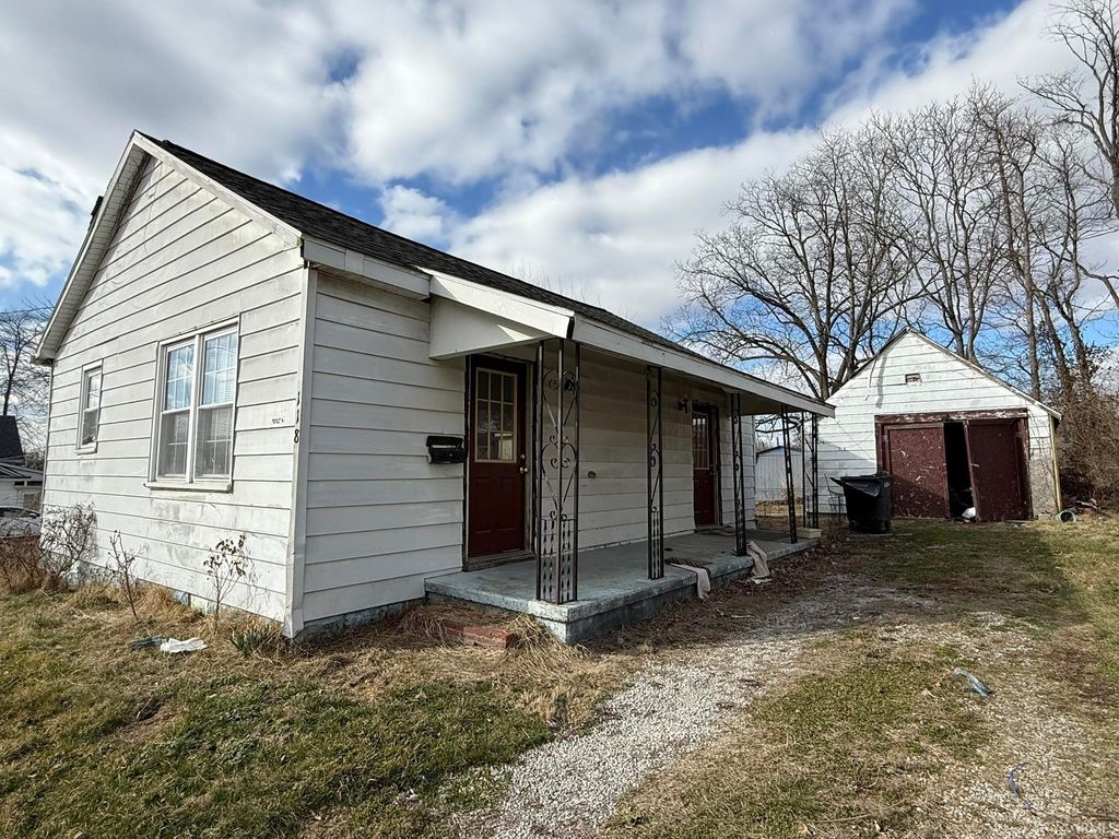 Photo of 118 E Poplar Street, Boonville, IN 47601 (MLS # 202607731)