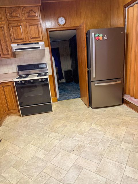 Tiny photo for 807 S Waugh Street, Kokomo, IN 46901 (MLS # 202547103)