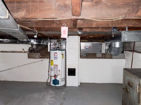 Tiny photo for 807 S Waugh Street, Kokomo, IN 46901 (MLS # 202547103)