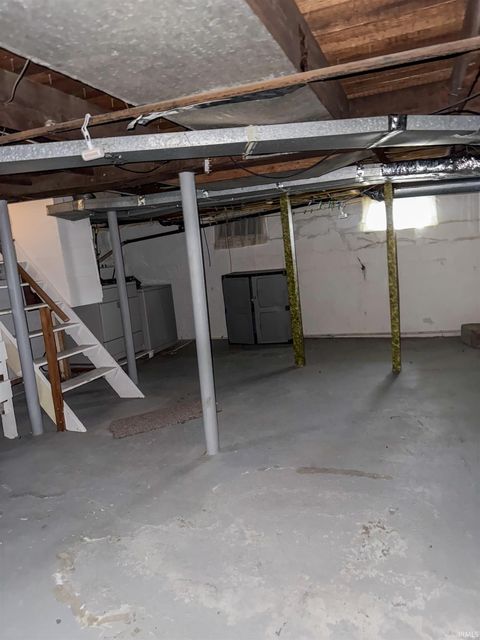 Tiny photo for 807 S Waugh Street, Kokomo, IN 46901 (MLS # 202547103)