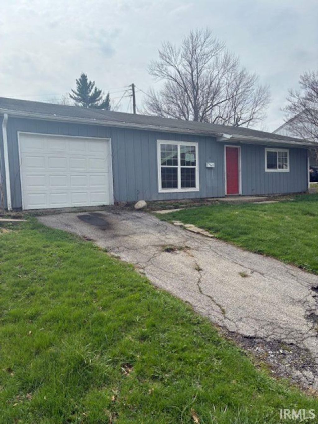 Photo of 34 Green Hill Court, Huntington, IN 46750 (MLS # 202612904)