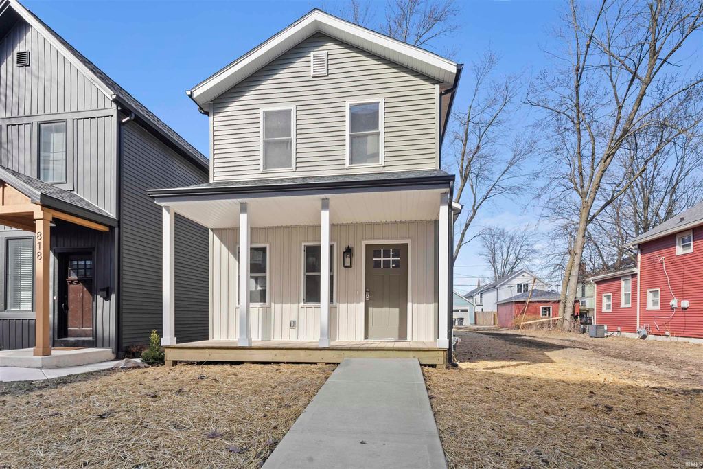 Photo of 816 Lavina Street, Fort Wayne, IN 46802 (MLS # 202614971)