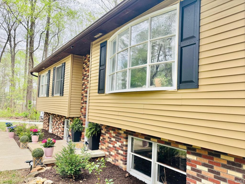 Photo of 1191 N Lawrence Hollow Drive, Bloomfield, IN 47424 (MLS # 202613311)