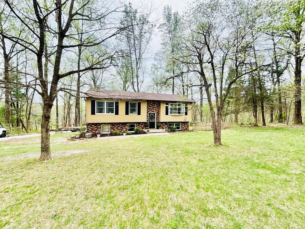 Photo of 1191 N Lawrence Hollow Drive, Bloomfield, IN 47424 (MLS # 202613311)