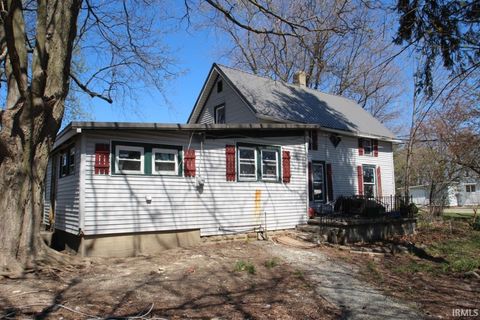 Photo of 220 N Washington Street, Urbana, IN 46990 (MLS # 202611948)
