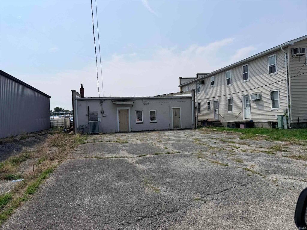 Photo of 8 W Main Street, Washington, IN 47501 (MLS # 202637035)
