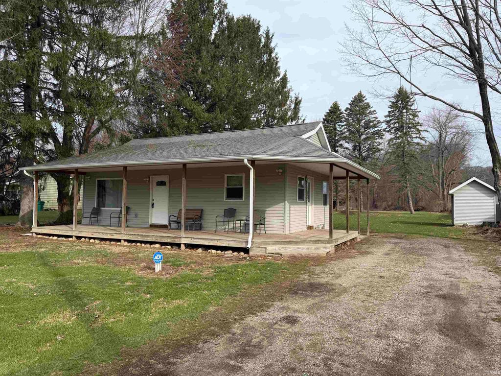 Photo of 67916 Lake Trail, Lakeville, IN 46536 (MLS # 202609055)