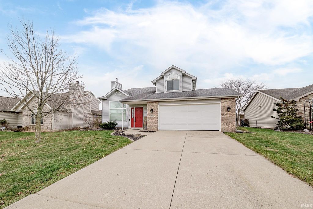 Photo of 8320 Wyckford Place, Fort Wayne, IN 46825 (MLS # 202547547)