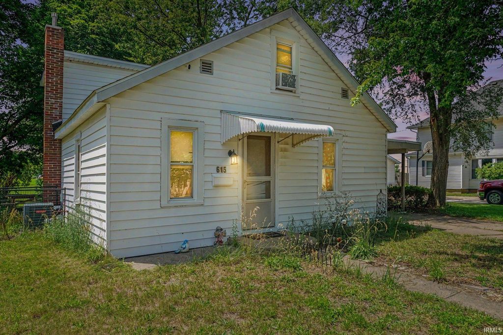 Photo of 615 N Riverside Boulevard, Goshen, IN 46528 (MLS # 202626207)