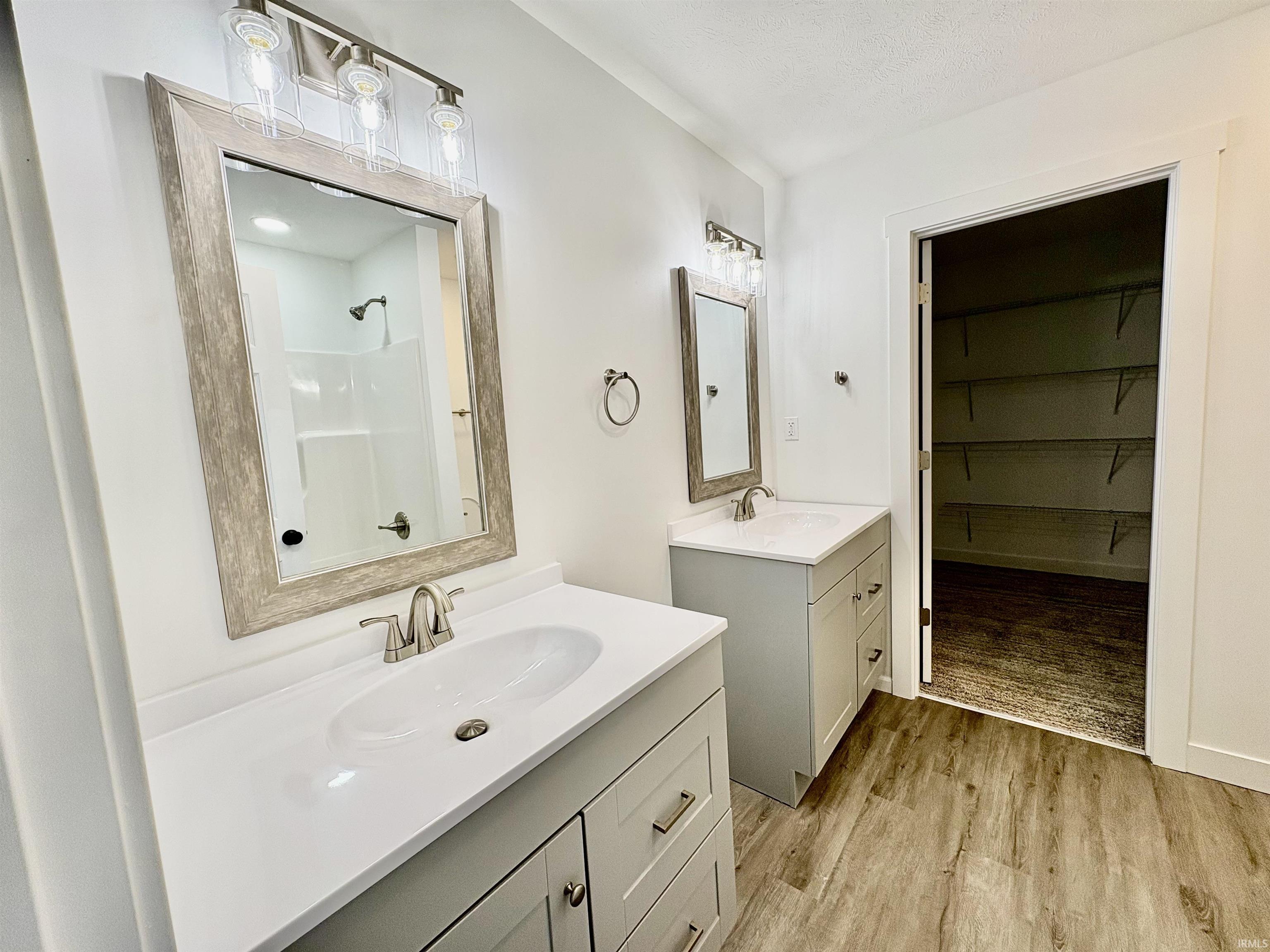 Elkhart, Indiana 46516, United States, 3 Bedrooms Bedrooms, ,2 BathroomsBathrooms,Residential,Pending,224643