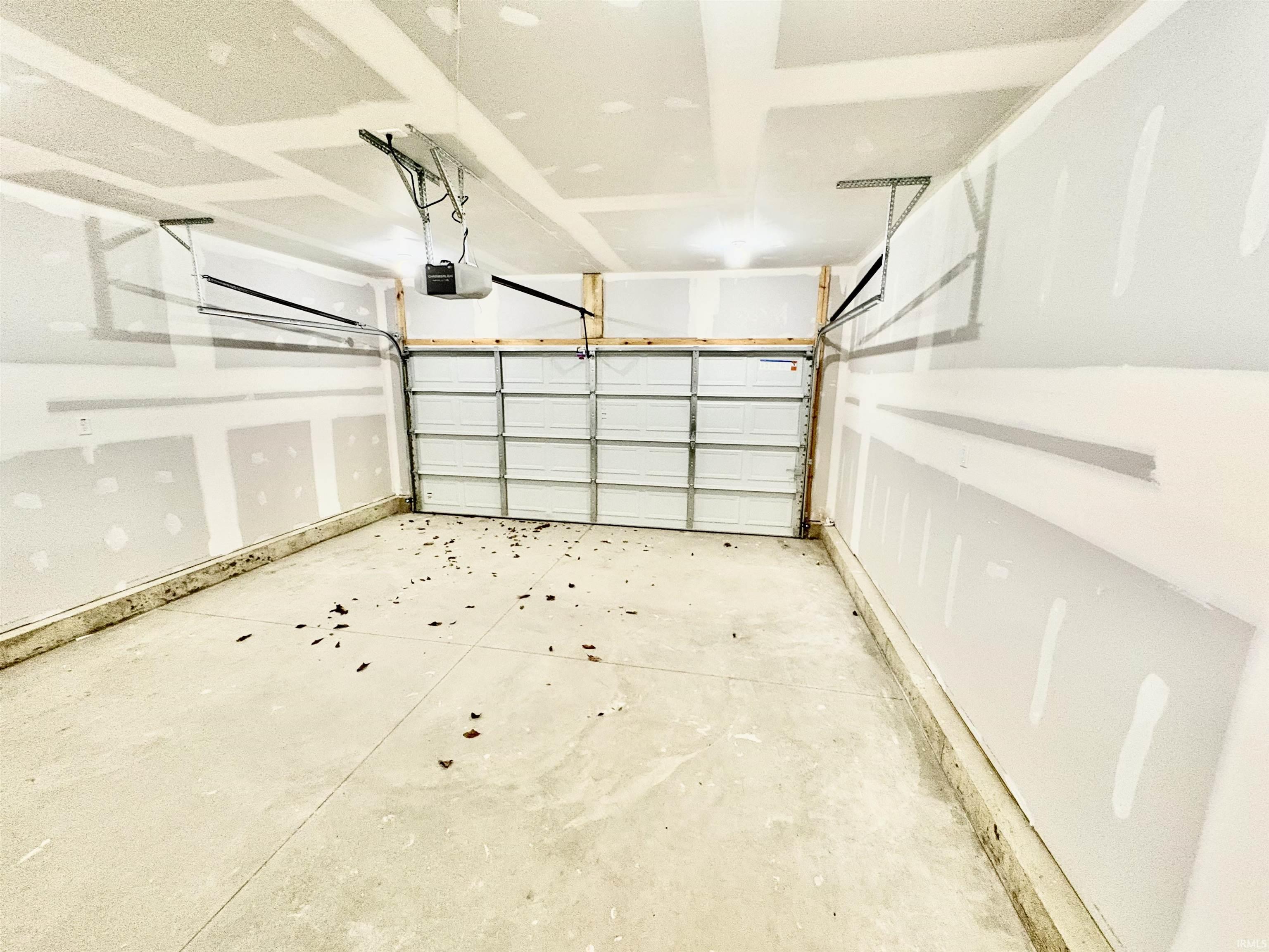 Elkhart, Indiana 46516, United States, 3 Bedrooms Bedrooms, ,2 BathroomsBathrooms,Residential,Pending,224643