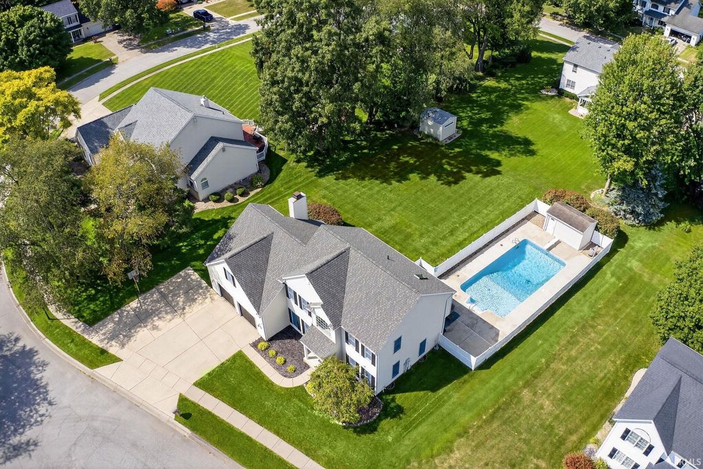 Photo of 13891 Lexington Circle, Granger, IN 46530 (MLS # 202547751)