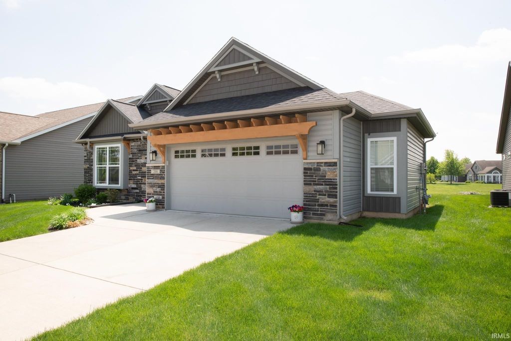 Photo of 208 Aqueduct Circle, West Lafayette, IN 47906 (MLS # 202615676)