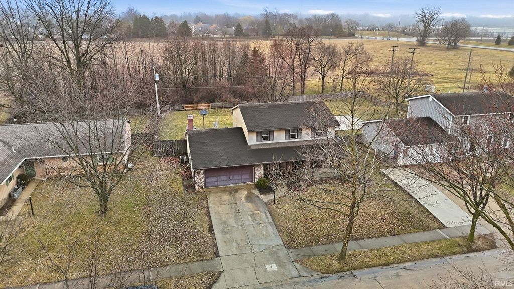 Photo of 1416 Lofton Way, Fort Wayne, IN 46815 (MLS # 202607383)