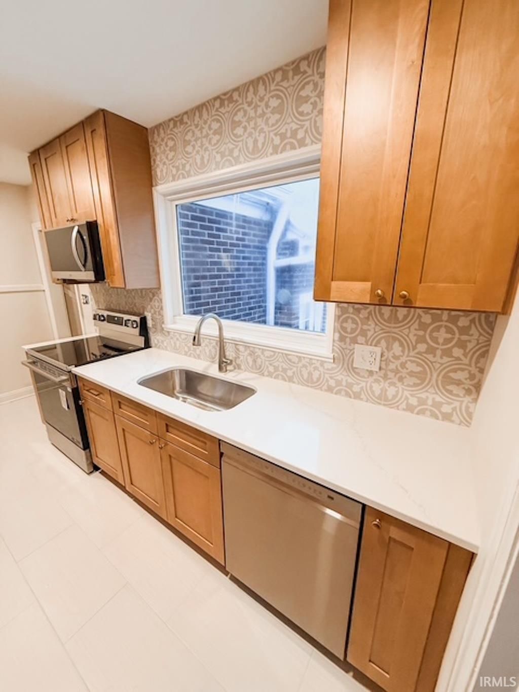 Photo of 3203 E Blackford Avenue, Evansville, IN 47714 (MLS # 202608218)