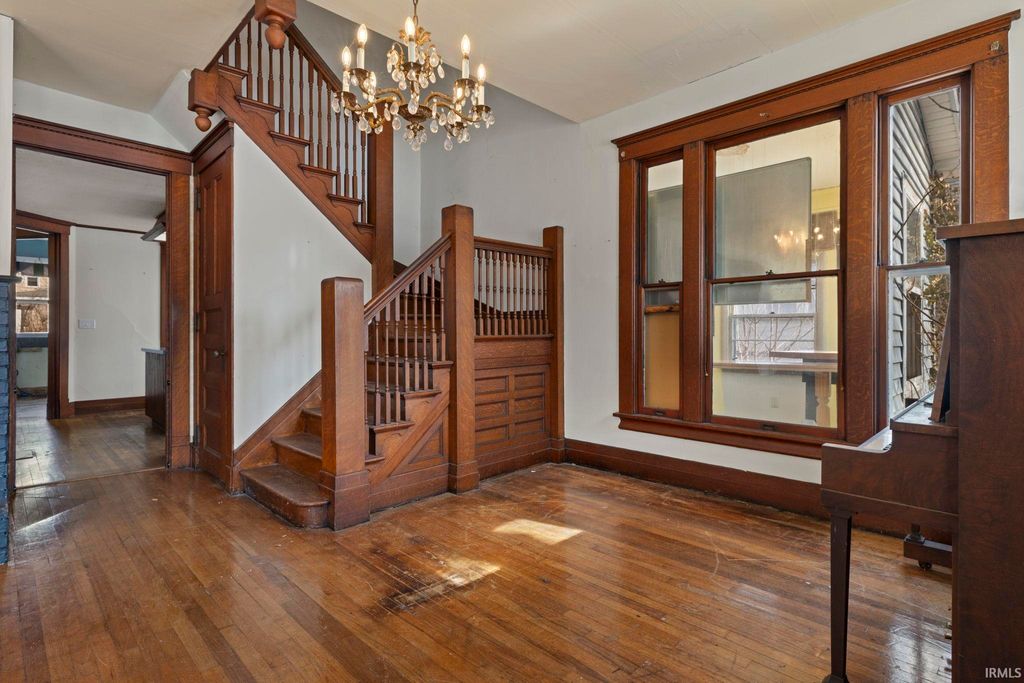 Photo of 608 W 3rd Street, Marion, IN 46952 (MLS # 202606340)