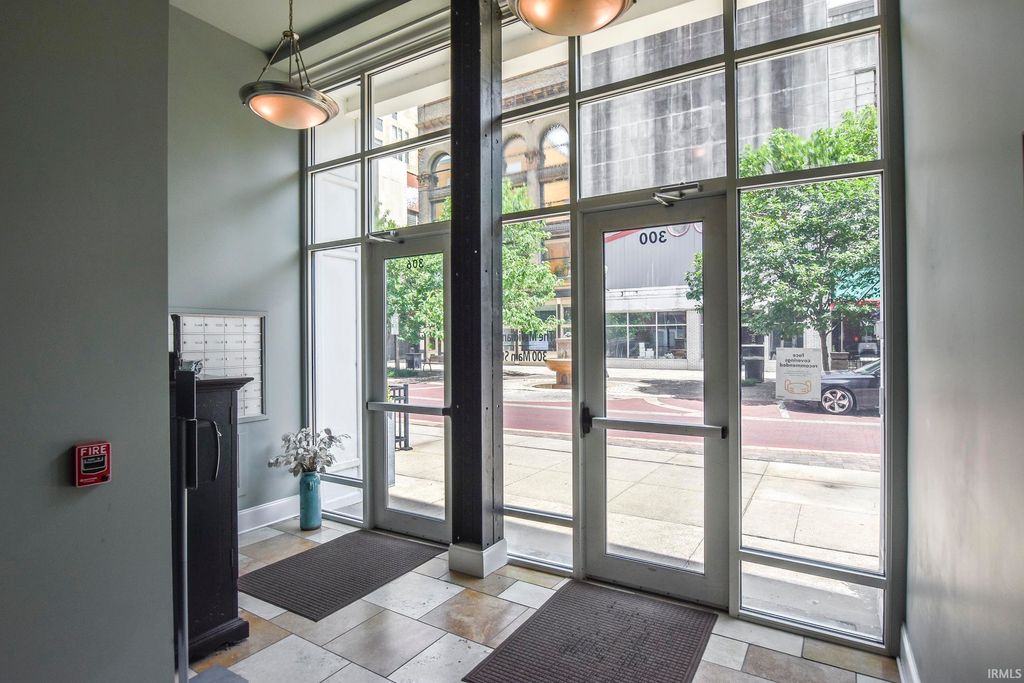 Photo of 300 Main Street #2C, Evansville, IN 47708 (MLS # 202541869)