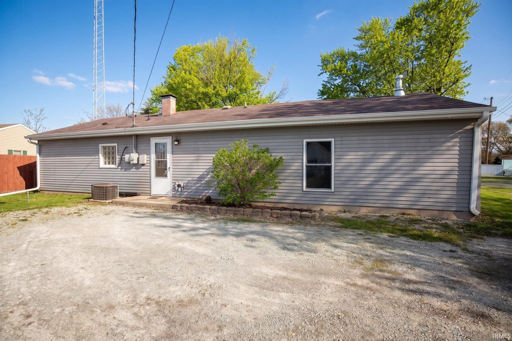 Photo of 1100 Rochester Boulevard, Rochester, IN 46975 (MLS # 202614569)