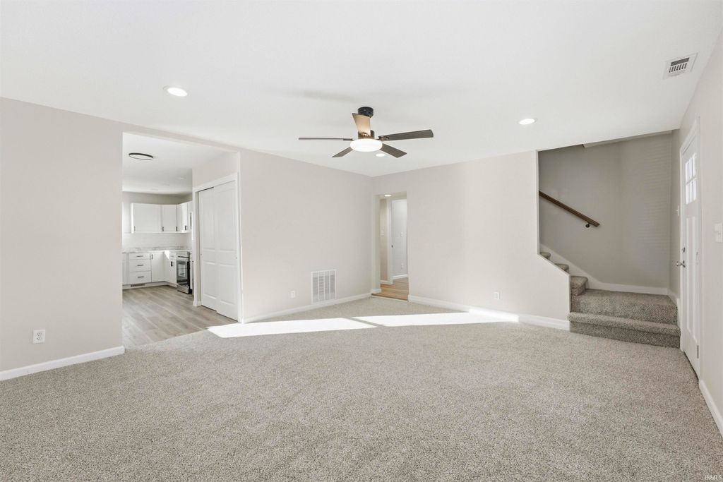 Photo of 4018 South park Drive, Fort Wayne, IN 46806 (MLS # 202549822)