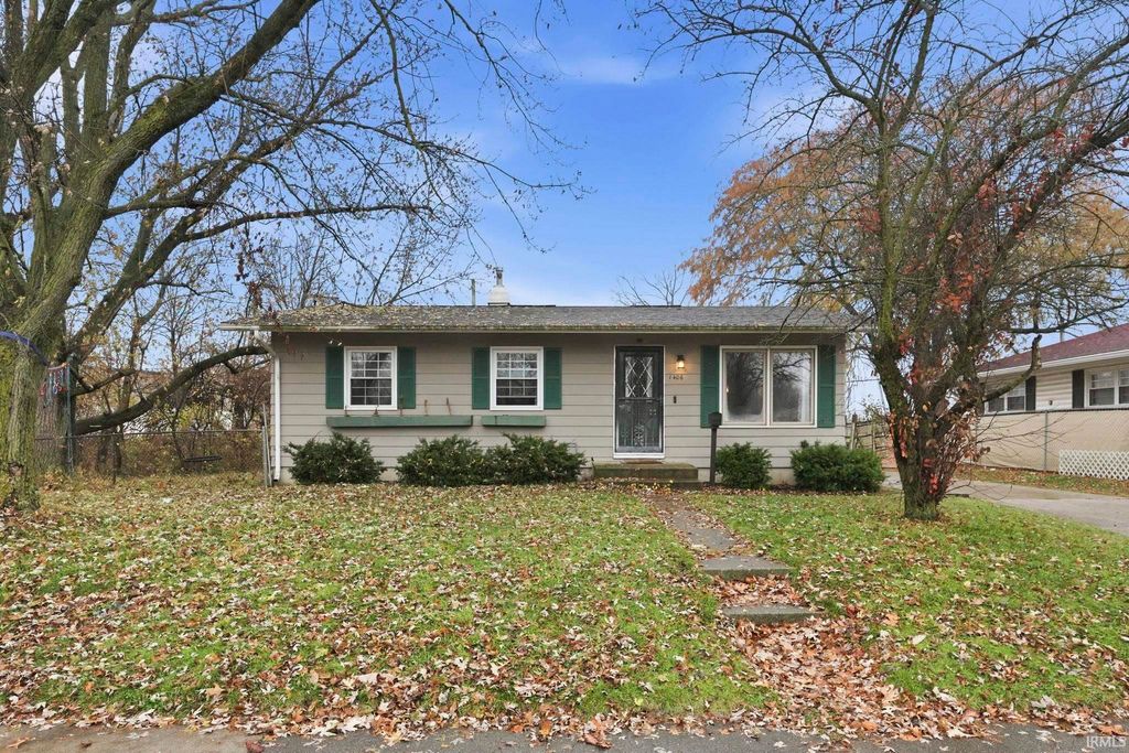 Photo of 1406 Bethany Lane, Fort Wayne, IN 46825 (MLS # 202547428)