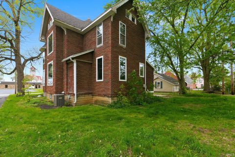 Tiny photo for 113 E 10th Street, Rochester, IN 46975 (MLS # 202615707)