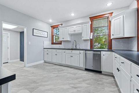 Tiny photo for 113 E 10th Street, Rochester, IN 46975 (MLS # 202615707)