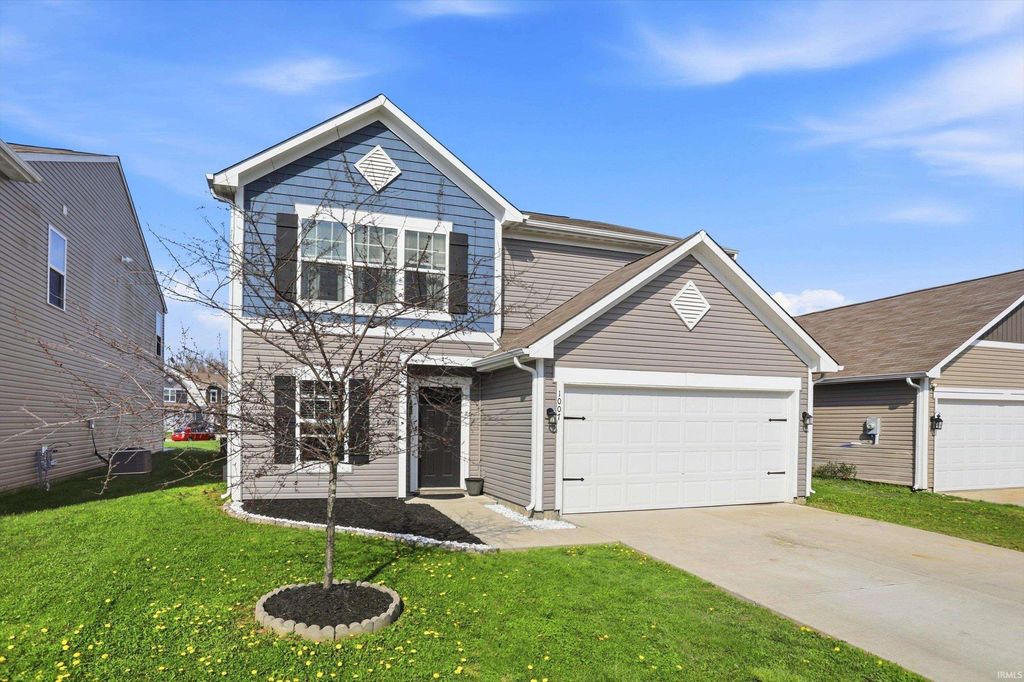 Photo of 1007 Belvedere Drive, Shelbyville, IN 46176 (MLS # 202609106)