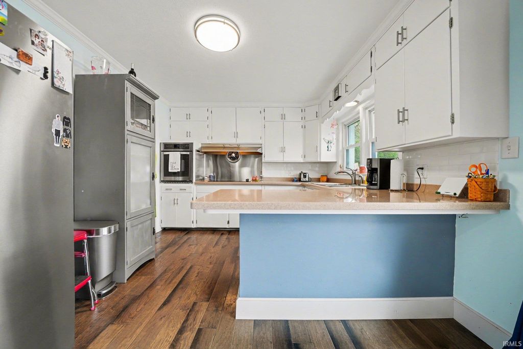 Photo of 1201 Greenleaf Boulevard, Elkhart, IN 46514 (MLS # 202613321)