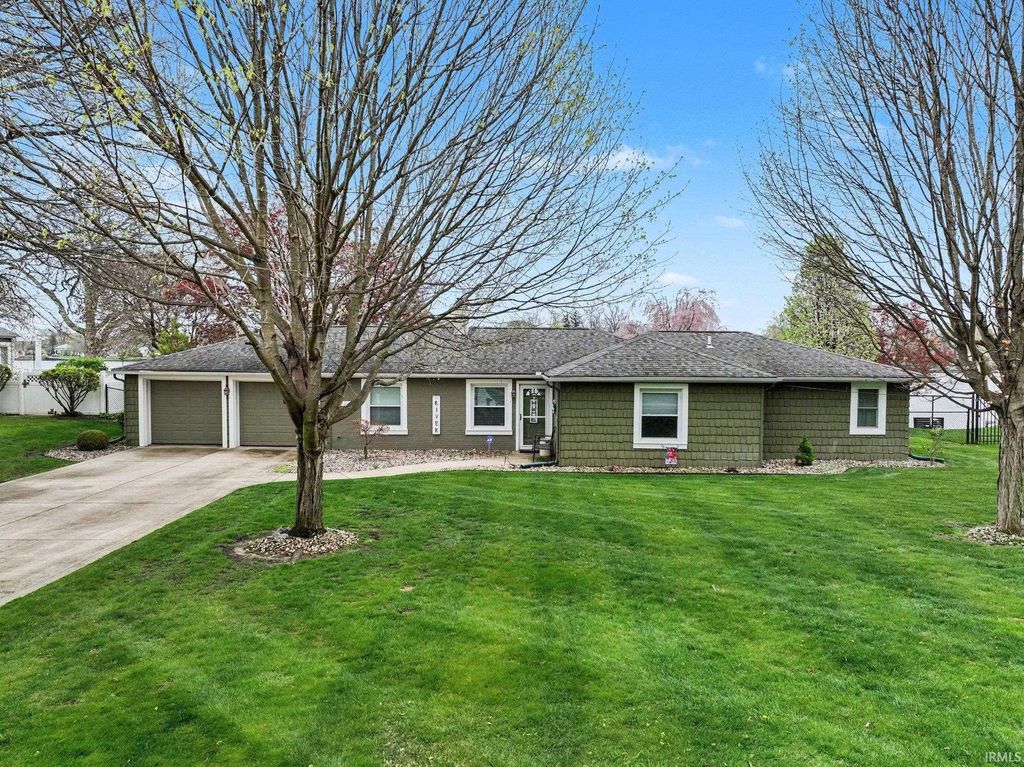 Photo of 1201 Greenleaf Boulevard, Elkhart, IN 46514 (MLS # 202613321)