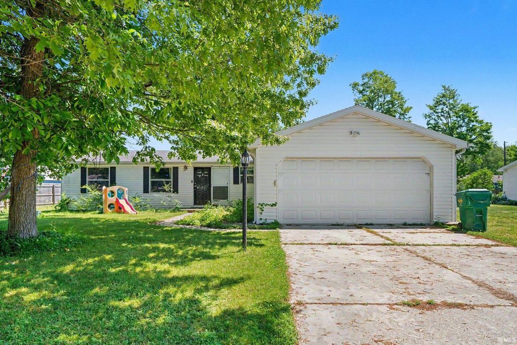 Photo of 51760 Downey Street, Elkhart, IN 46514 (MLS # 202621053)