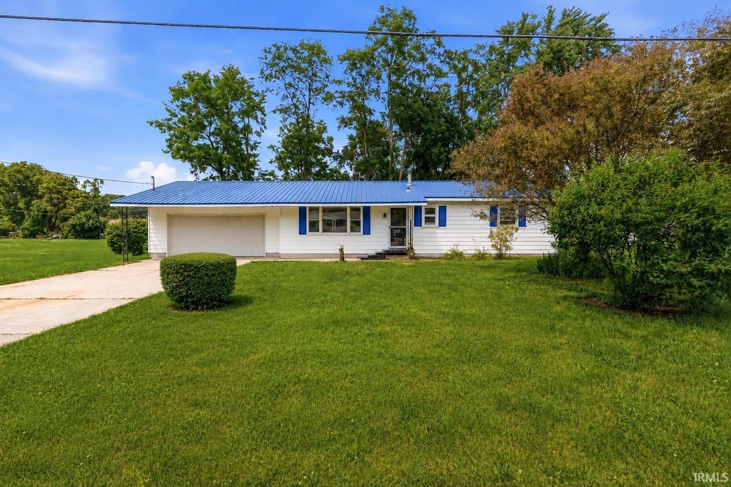 Photo of 18441 Wee Acres Drive, Bristol, IN 46507 (MLS # 202626571)