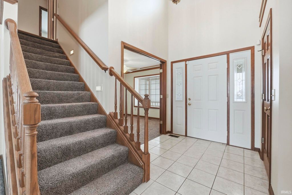 Photo of 10121 Mesa Glen Court, Fort Wayne, IN 46804 (MLS # 202548123)