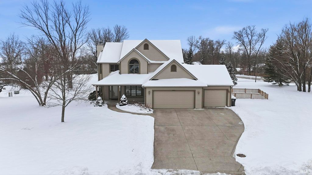 Photo of 10121 Mesa Glen Court, Fort Wayne, IN 46804 (MLS # 202548123)