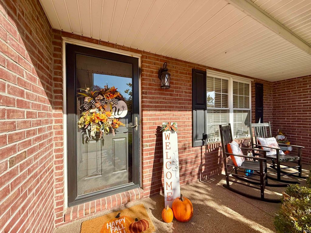 Photo of 600 Riecken Drive, Evansville, IN 47711 (MLS # 202545711)