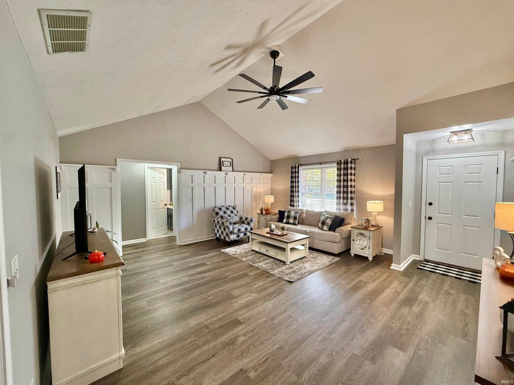 Photo of 600 Riecken Drive, Evansville, IN 47711 (MLS # 202545711)