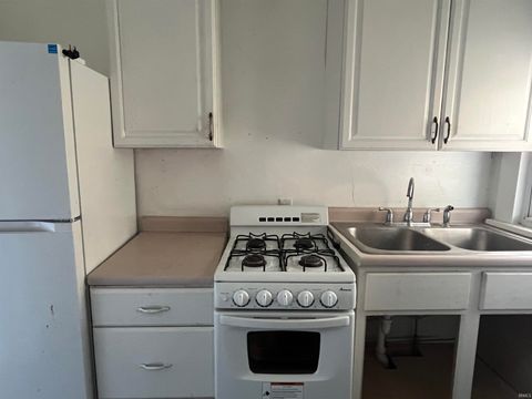Tiny photo for 115 E 2Nd Street, Peru, IN 46970 (MLS # 202516855)