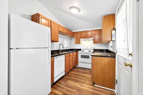 Tiny photo for 1010 W 10th Street, Bloomington, IN 47404 (MLS # 202618560)
