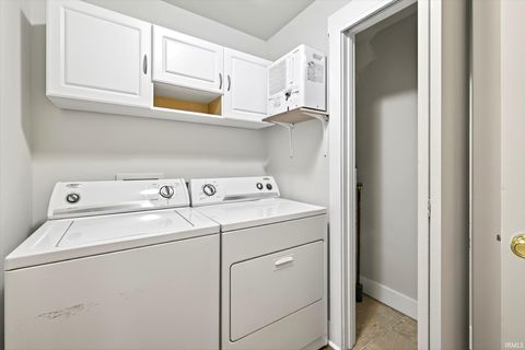 Tiny photo for 1010 W 10th Street, Bloomington, IN 47404 (MLS # 202618560)