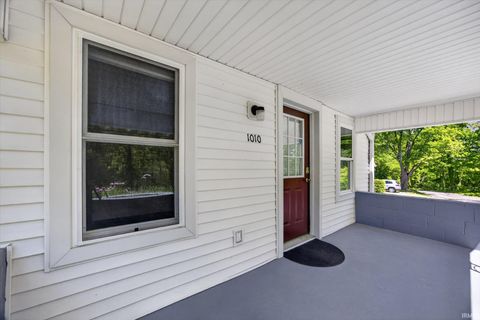 Tiny photo for 1010 W 10th Street, Bloomington, IN 47404 (MLS # 202618560)