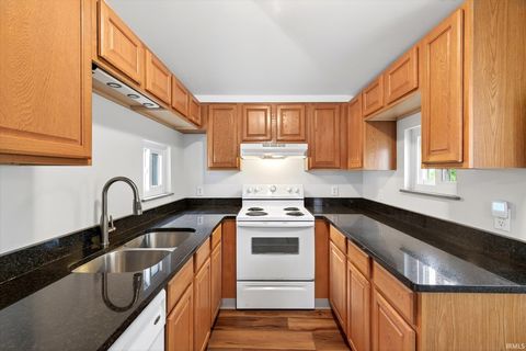 Tiny photo for 1010 W 10th Street, Bloomington, IN 47404 (MLS # 202618560)